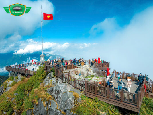 Chinh phục đỉnh Fansipan cùng dịch vụ xe ghép Hà Nội Lào Cai